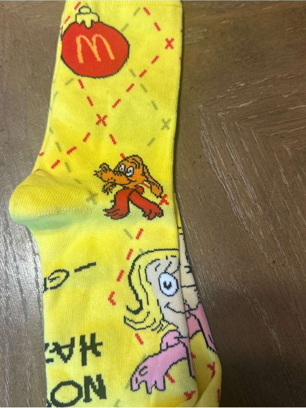 2025 MCDONALDS Grinch RARE Yellow Socks Adult Happy Meal